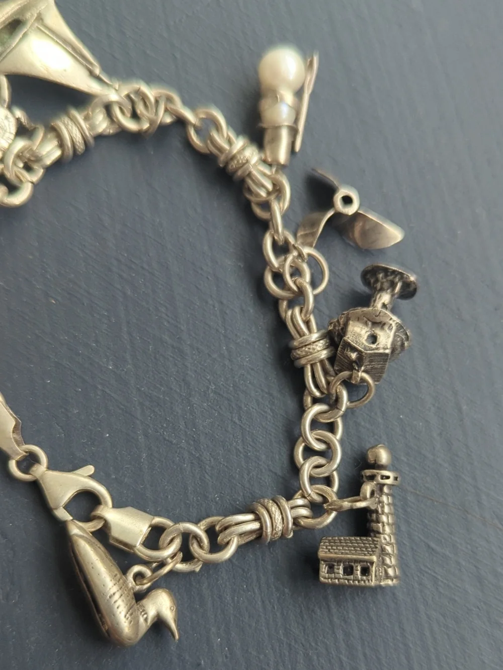 1970s Vintage Sterling Silver Charm Bracelet - Picture 4 of 7
